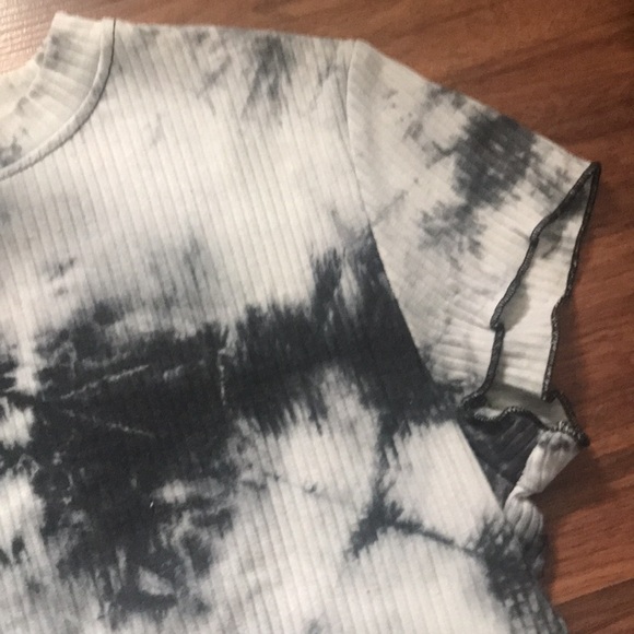 Juniors ROMWE cropped Tee - Picture 4 of 6